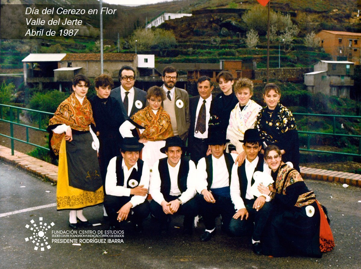 Día del Cerezo en Flor. Valle del Jerte, abril de 1987. Extremadura en Imágenes